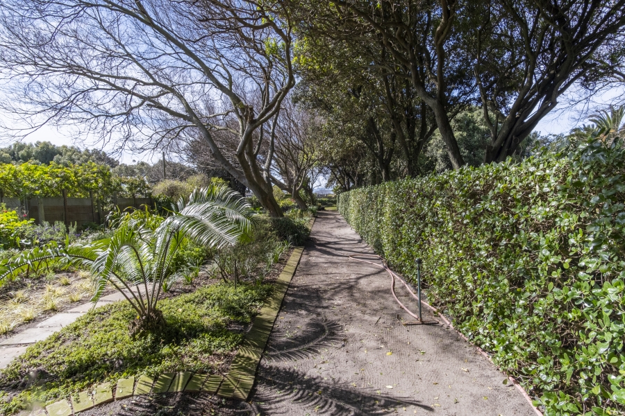 6 Bedroom Property for Sale in Schaap Kraal Western Cape